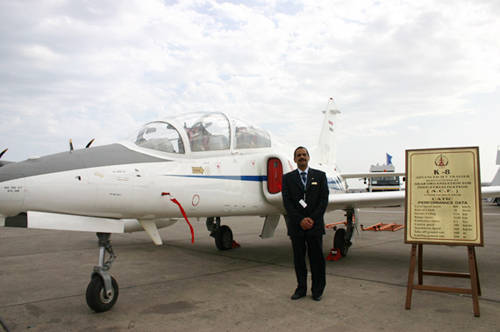 資料圖:K8教練機(jī)已出口到委內(nèi)瑞拉、埃及等國 資料圖:K8教練機(jī)已出口到委內(nèi)瑞拉、埃及等國