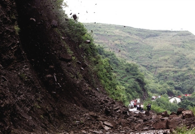 �����������h��ͨ�������l(xi��ng)�Ĺ�·ˮ�͎r�ضγ��F(xi��n)��������·�����������ͨ���؞ą^(q��)�ĵ�·�������¾���ӛ�� ���F�� �z