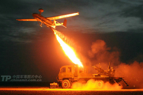 中國新型無人機執(zhí)行偵察校射任務(wù)(資料圖) 中國新型無人機執(zhí)行偵察校射任務(wù)(資料圖)