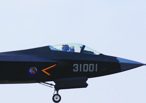 資料圖:殲31戰(zhàn)機(jī)成功試飛 資料圖:殲31戰(zhàn)機(jī)成功試飛