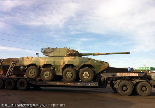 中國(guó)輪式步兵戰(zhàn)車(chē)底盤(pán)105毫米突擊炮 中國(guó)輪式步兵戰(zhàn)車(chē)底盤(pán)105毫米突擊炮