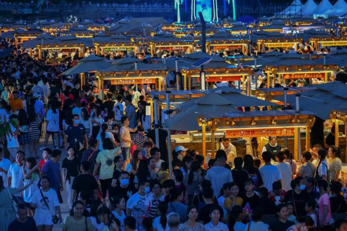 ?？诎咨抽T(mén)文創(chuàng)市集開(kāi)市