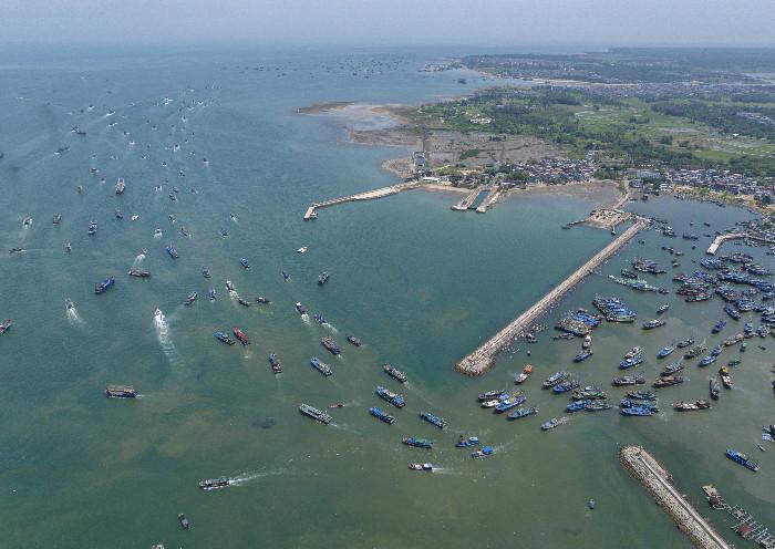 海南萬艘漁船出港“耕?！?>
     <p>海南萬艘漁船出港“耕?！?/p>
</a>
        </div>
    </div>
    <!--推薦圖集end-->
    <div   id=