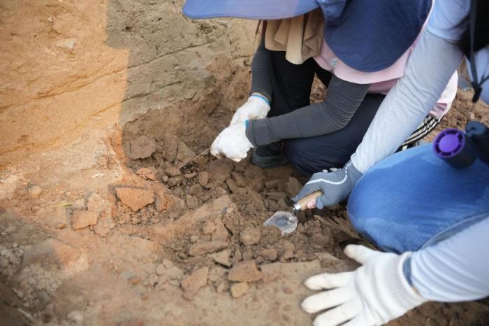 實拍趙國第二大城市“柏人城”遺址考古現(xiàn)場