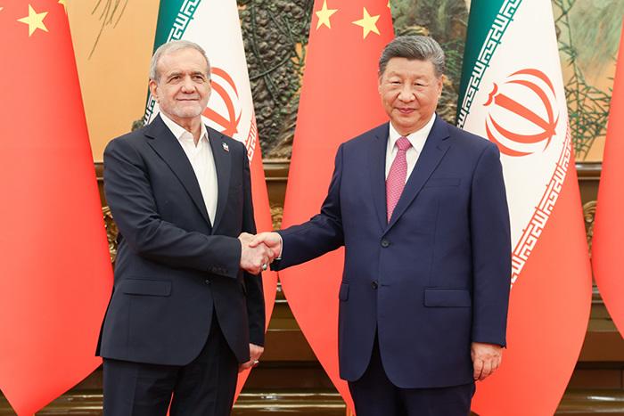 習(xí)近平會見伊朗總統(tǒng)佩澤希齊揚