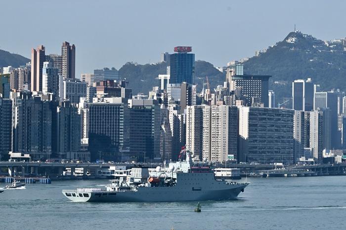 海軍戚繼光艦、沂蒙山艦抵達(dá)香港