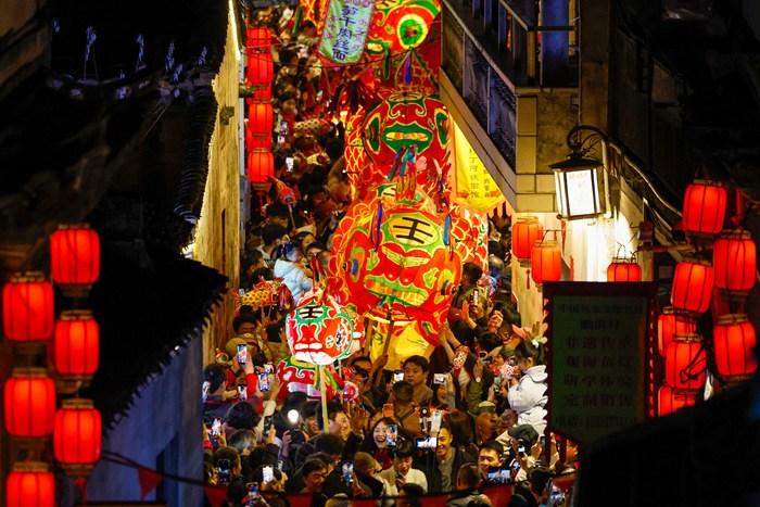 （新春見(jiàn)聞）皖南魚燈迎新春