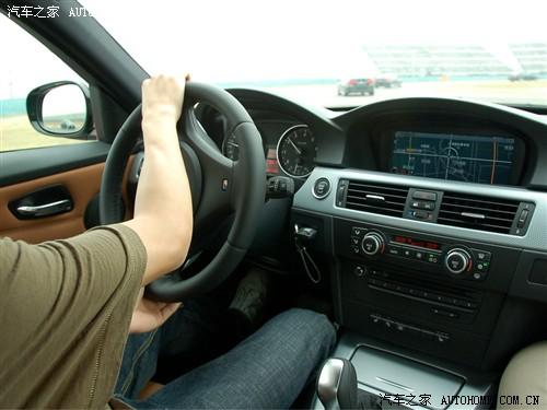 ��܇֮�� �A�����R ���R3ϵ 325i m�\(y��n)��(d��ng)��