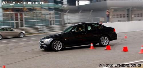 ��܇֮�� �A�����R ���R3ϵ 325i m�\(y��n)��(d��ng)��