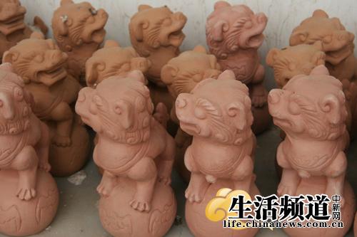 �๾���ǿ��h���g��(du��)����С��ߵ��׷Q����?y��n)������촵����ͬ��������������طQ֮�顰���������D����Ʒ���๾����