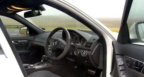 ��ݔ���ܵ����� ���RM3��(du��)�ȱ��YC63AMG ��܇֮��