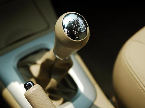 ���\�ɿ�����F֮����15�f����SUV���] 