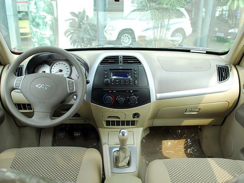 ���\�ɿ�����F֮����15�f����SUV���] 