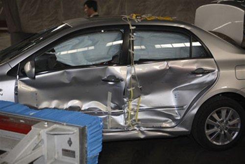 �@��(g��)������ 9�����оo����܇(ch��)��ײ����(du��)�� ��܇(ch��)֮��