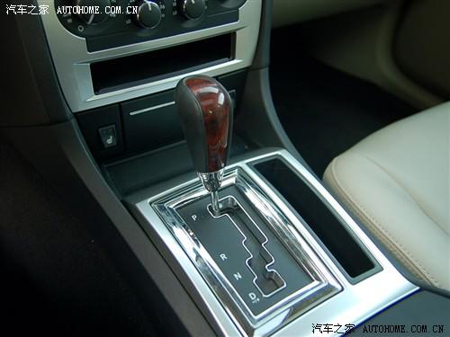 ��܇(ch��)֮�� �������R˹�� ���R˹��300c 06�� 5.7l���A�I(l��ng)����