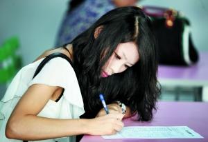 ǧ�f(w��n)�������H�Ɍ�(du��)����1500����Ů�Ԉ�(b��o)��(�M�D)