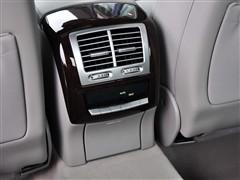 ��܇֮�� �M(j��n)�ڱ��Y ���Ys�� 2010�� s 300l ���F��