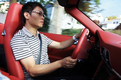 �ٶ�ˇ�g(sh��) ����ԇ�{�¿�r��911 Turbo