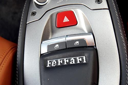 ���Ҍ��� ԇ���������³���458 Italia