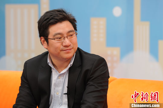 好友揭秘莫言領(lǐng)獎(jiǎng)軼事稱(chēng)其平時(shí)愛(ài)喝茶看話劇(2)