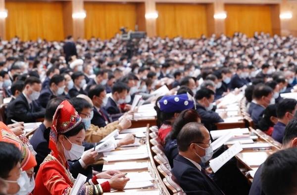 最高法報告談司法判決：決不向耍橫霸道者讓步，決不遷就縱容惡習陋俗