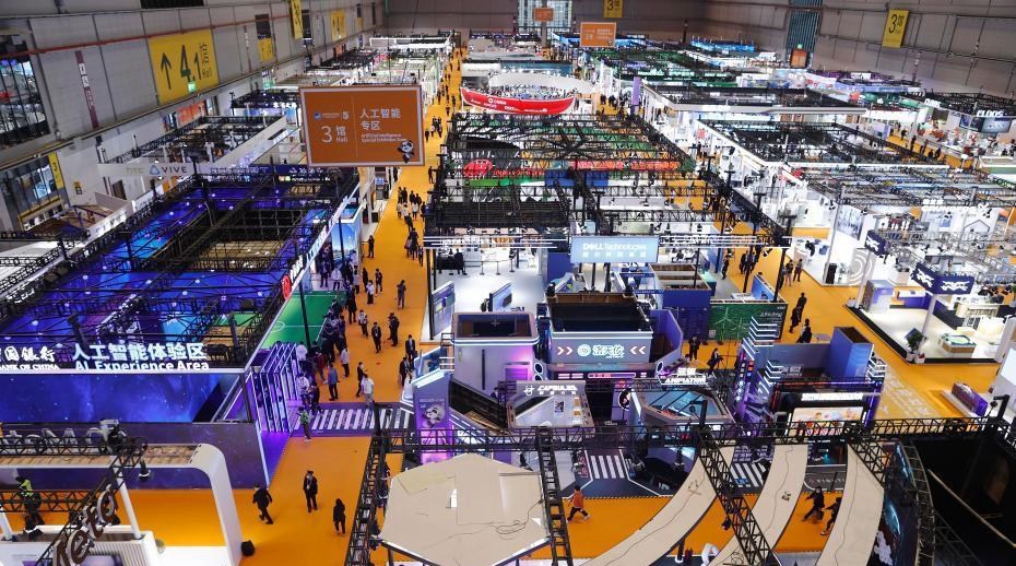 <h2>數(shù)字經(jīng)濟快速發(fā)展 數(shù)字人才如何培養(yǎng)？</h2><p>數(shù)字經(jīng)濟作為國民經(jīng)濟的“穩(wěn)定器”和“加速器”作用無可替代，在其快速發(fā)展的環(huán)境下，培養(yǎng)高水平的數(shù)字化人才成為當務(wù)之急。</p>