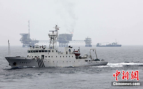 中國海監(jiān)船編隊在釣魚島領(lǐng)海內(nèi)進行例行性巡航