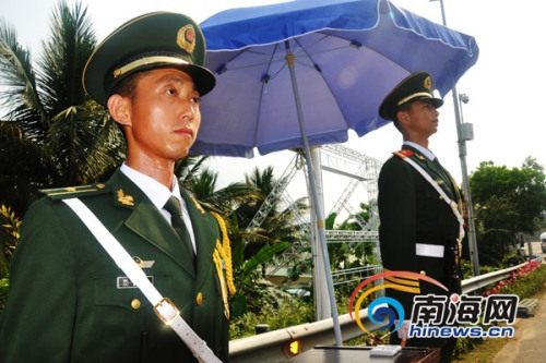 日本前首相為博鰲論壇執(zhí)勤官兵送夜宵被謝絕(圖)