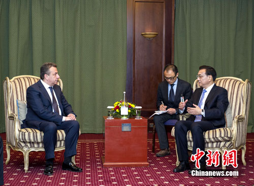 李克強(qiáng)感謝希臘3年前幫助中國(guó)從利比亞撤僑