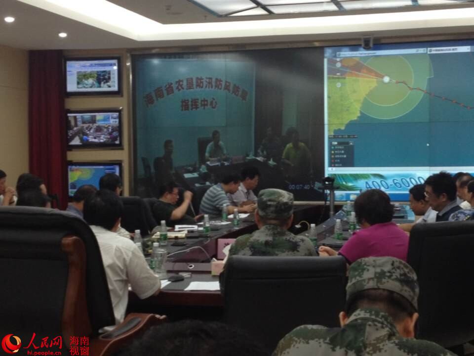 陸俊華部署防御工作要求落實安全度汛措施