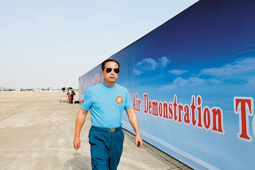 八一飛行表演隊所在師師長:計劃合適時出國表演