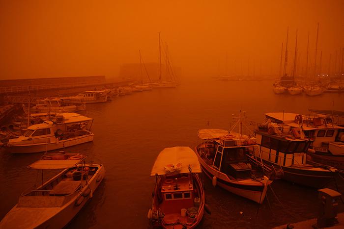 希臘克里特島遭遇沙塵暴